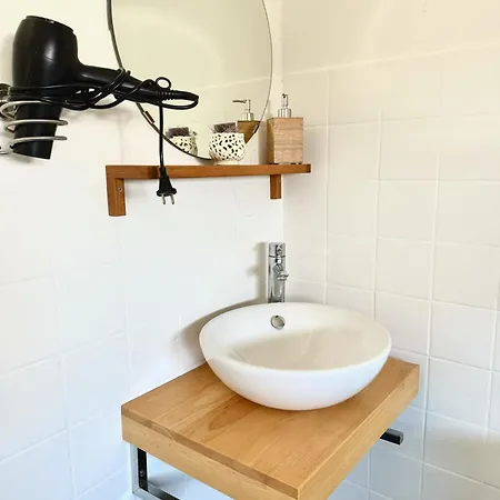Appartement Zwischen Steilkueste, Rapsfeldern Und Wald Surendorf