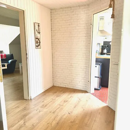 Zwischen Steilkueste, Rapsfeldern Und Wald Appartement *